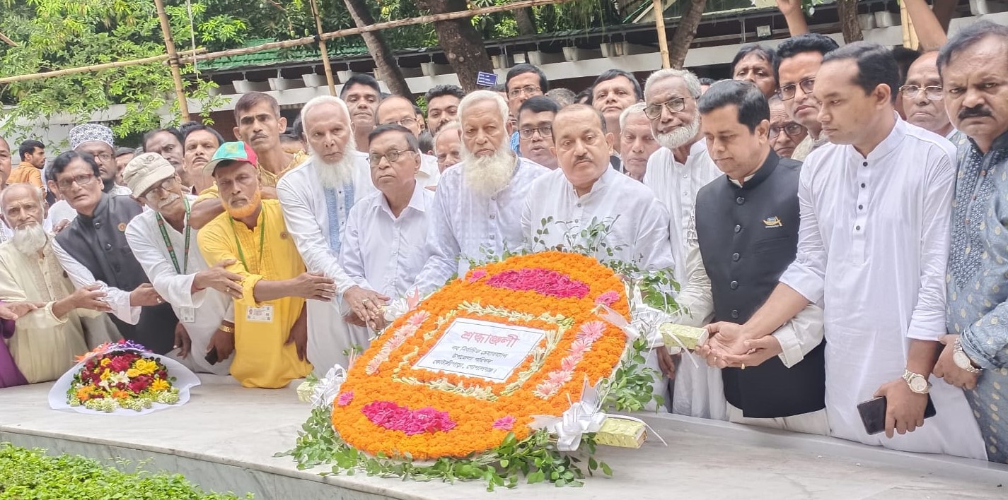 বঙ্গবন্ধুর সমাধিতে কোটালীপাড়া উপজেলা চেয়ারম্যানের শ্রদ্ধা