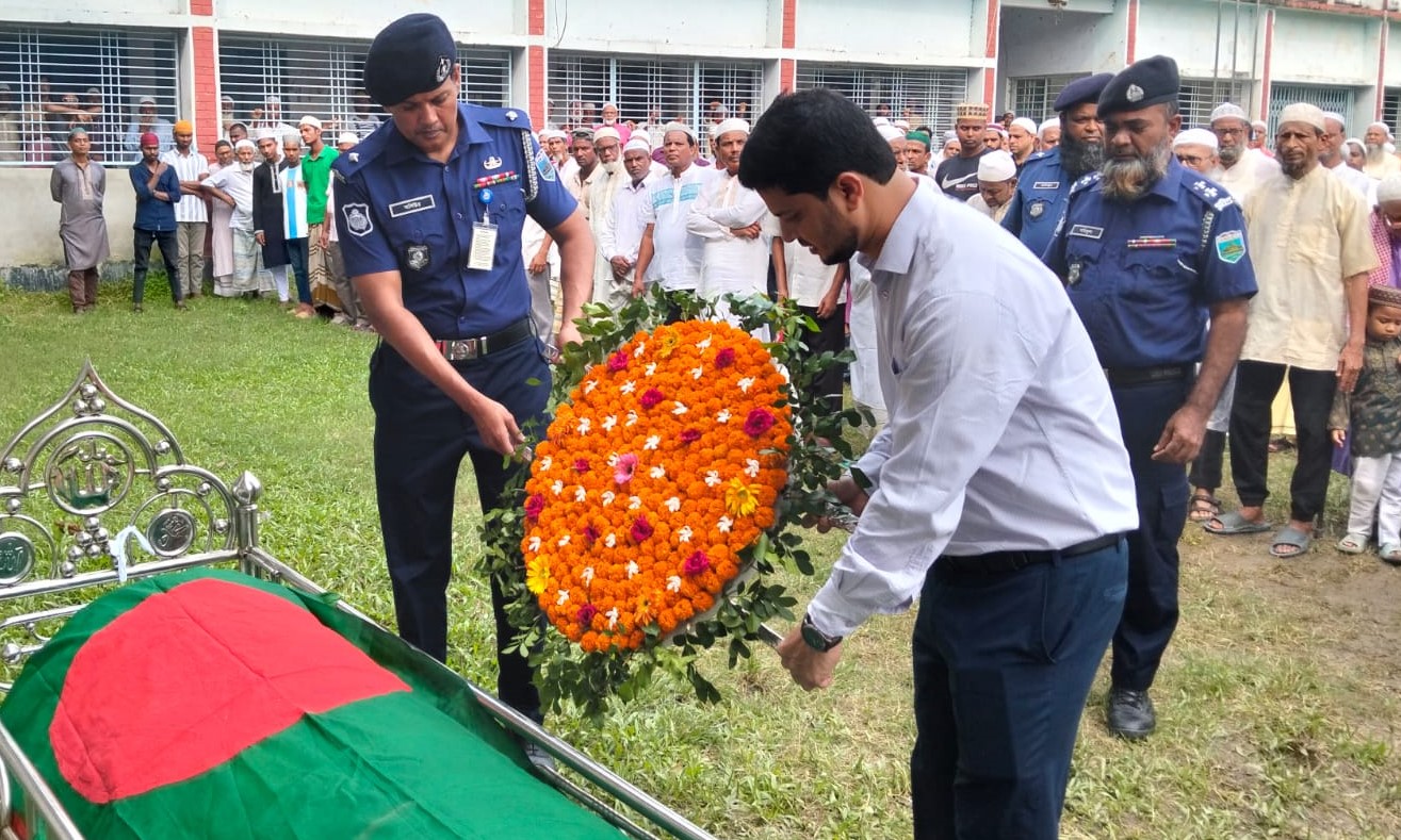 পাবনায় রাষ্ট্রীয় মর্যাদায় মুক্তিযোদ্ধার দাফন সম্পন্ন 