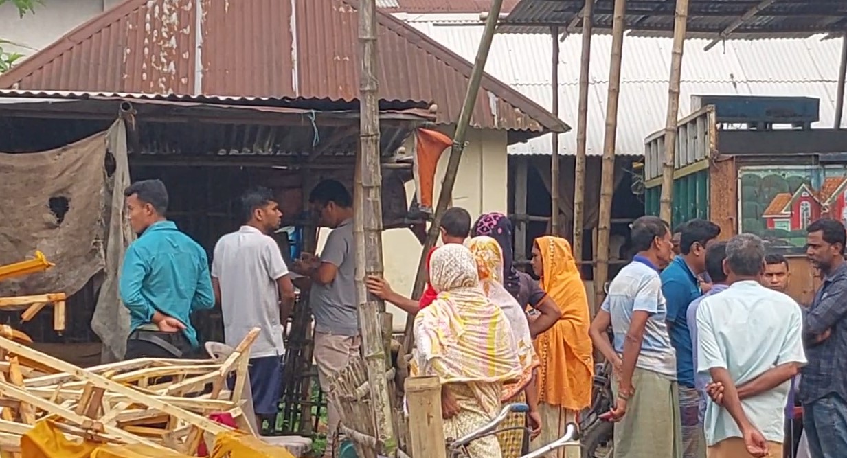 দেবীগঞ্জে একরাতে তিন জায়গায় চুরি